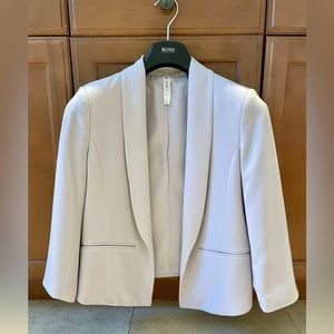 Beautiful pale lavender 3/4 sleeve blazer jacket
